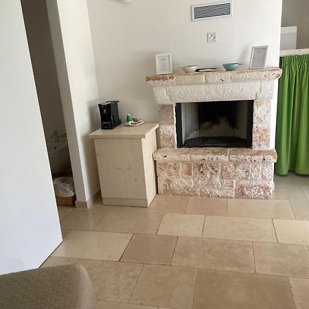 Relais Trulli Le Icone Bed & Breakfast Ostuni Exterior photo