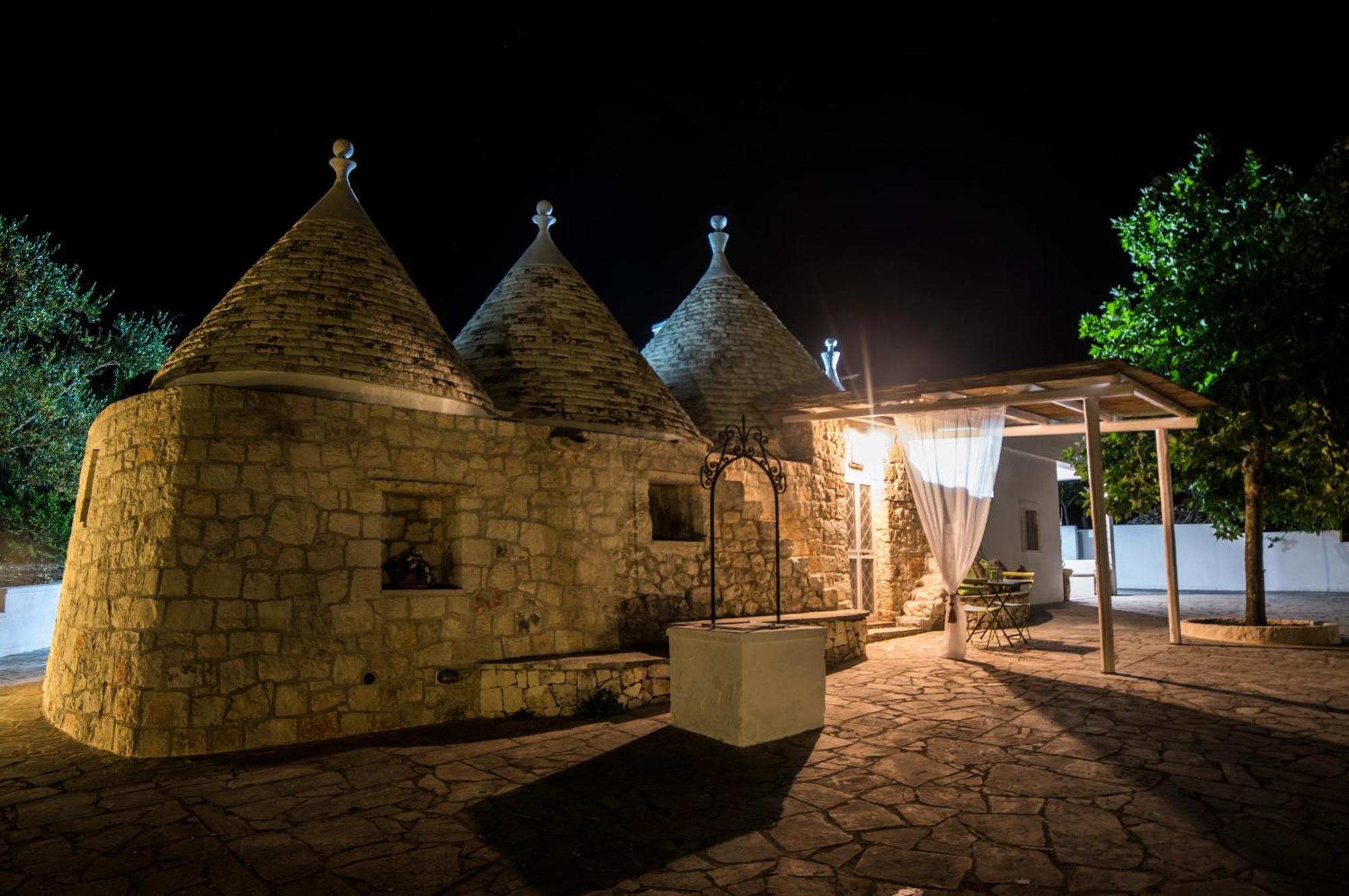 Relais Trulli Le Icone Bed & Breakfast Ostuni Exterior photo