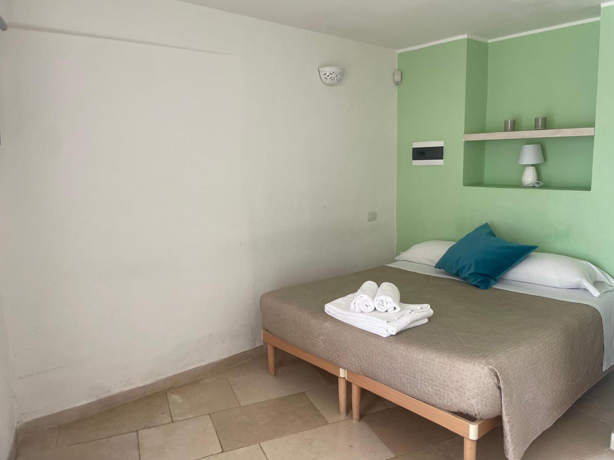 Relais Trulli Le Icone Bed & Breakfast Ostuni Exterior photo